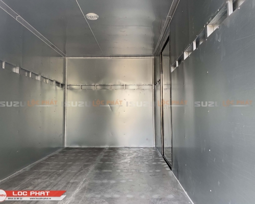 Xe tải Isuzu QKR 230 2.3 tấn Thùng Kín Composite