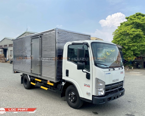 Xe tải Isuzu QKR 270 2.8 tấn Thùng Kín 