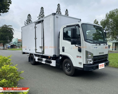 Xe tải Isuzu QKR 210 2.3 tấn Thùng Kín Composite