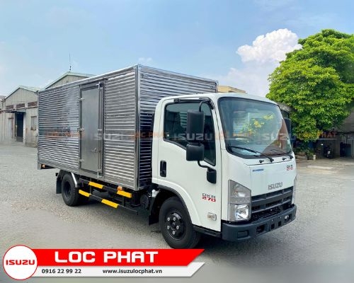 Xe tải Isuzu QKR 270 2.8 tấn Thùng Kín Inox