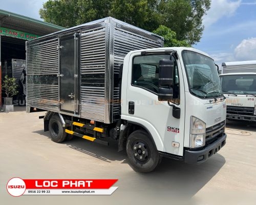 Xe tải Isuzu QKR 230 2.3 tấn Thùng Kín